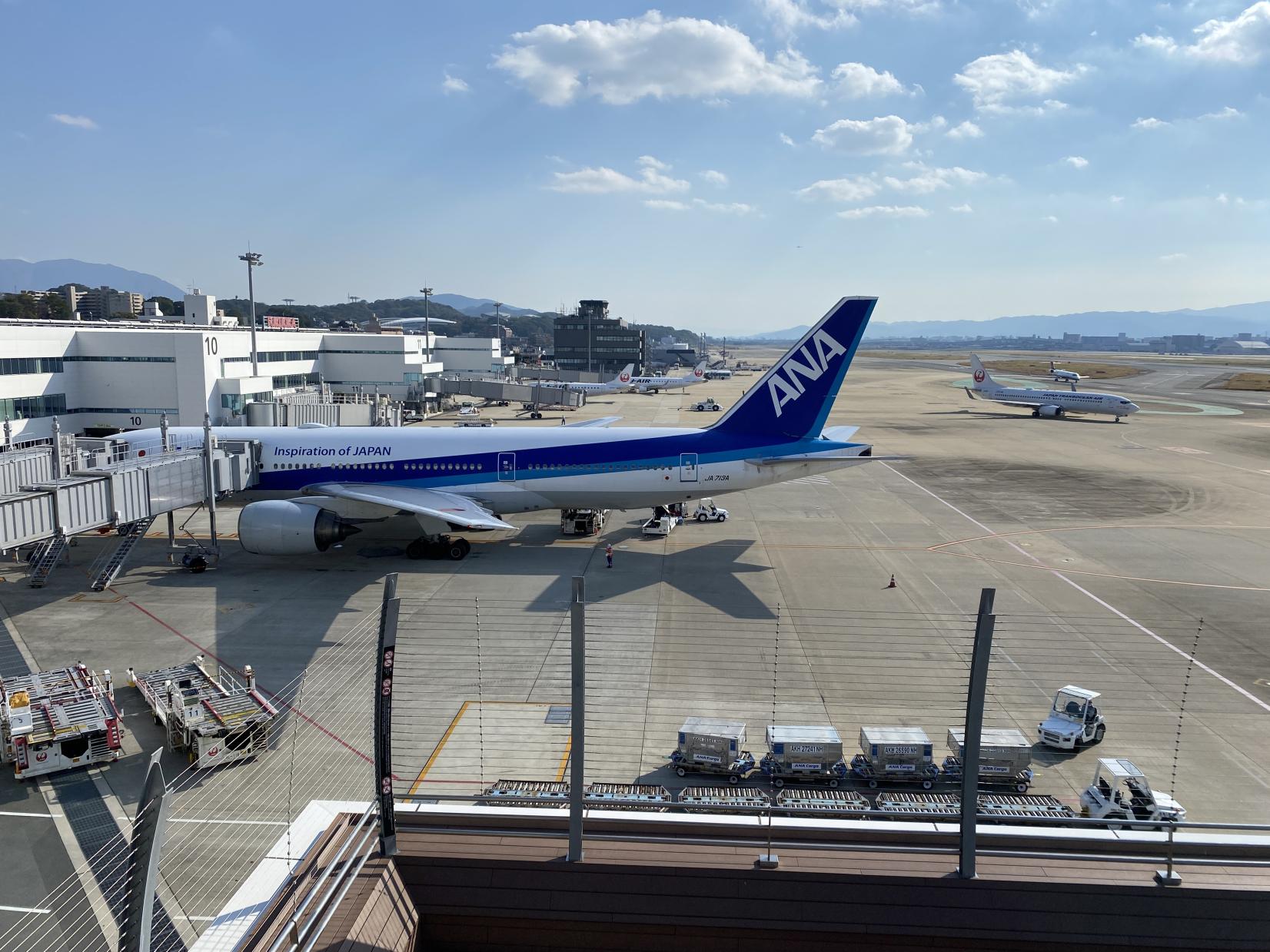 福岡機場國內線與交通接駁外觀